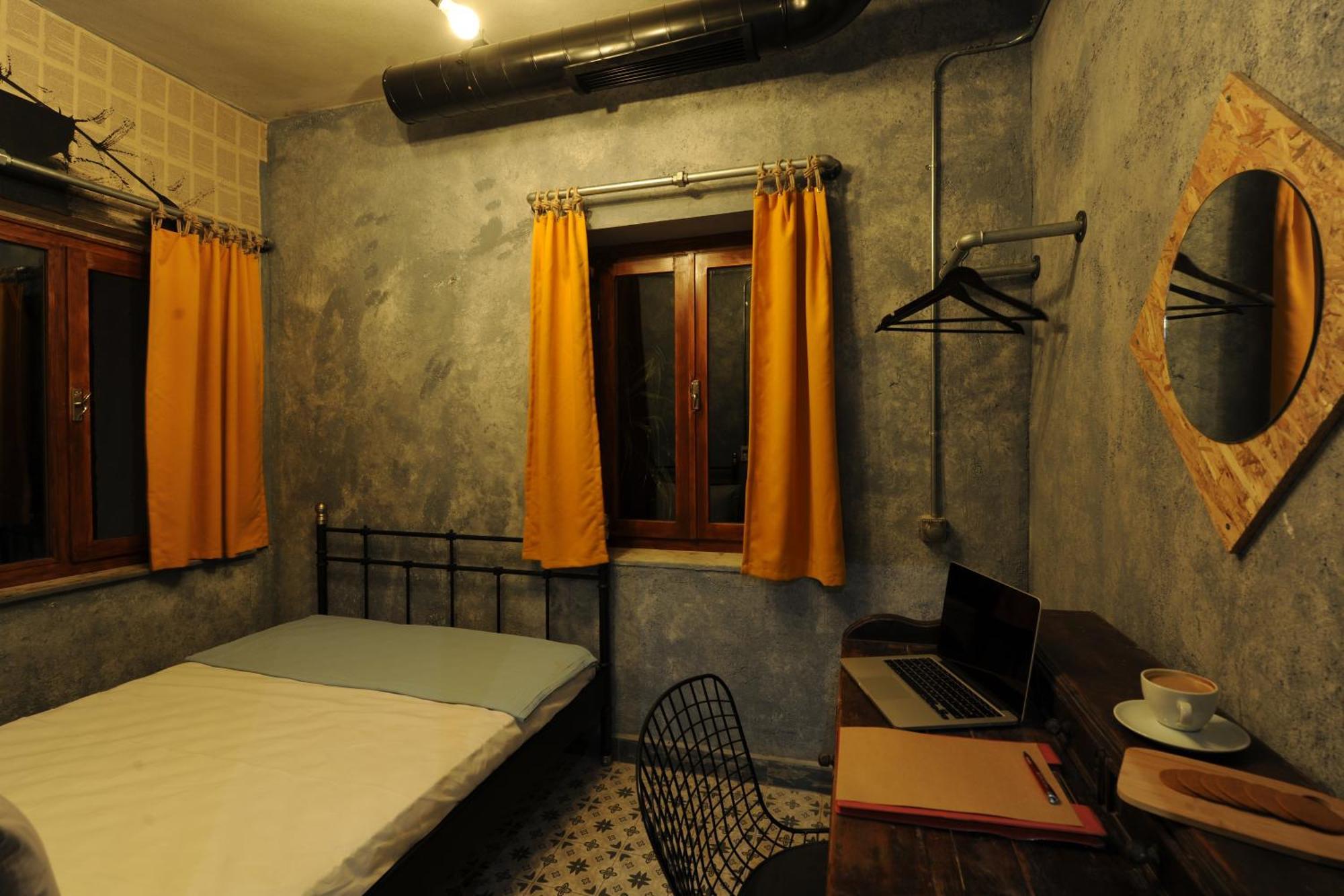 Role Street Hostel Αττάλεια Δωμάτιο φωτογραφία
